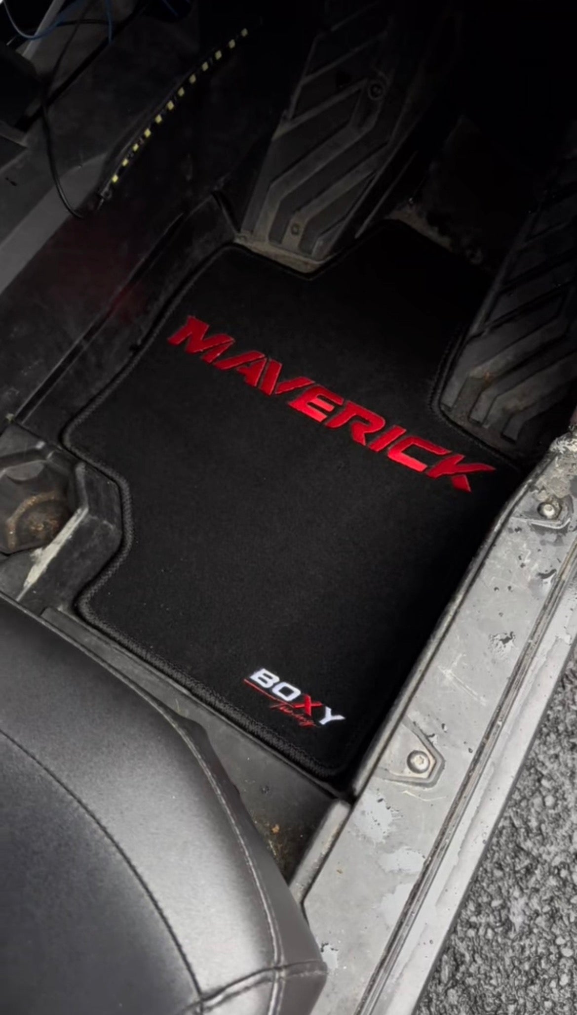Can-Am Maverick - Custom floormats